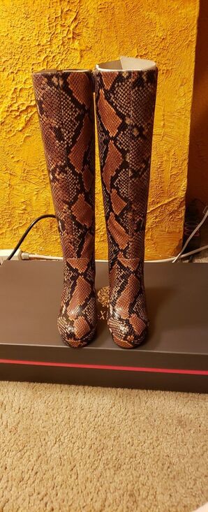 Vince Camuto Shoes - NIB Vince Camuto Jestinal python print Leather Platform Boot 6.5M New